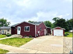 704 N 3rd St, Beresford SD 57004