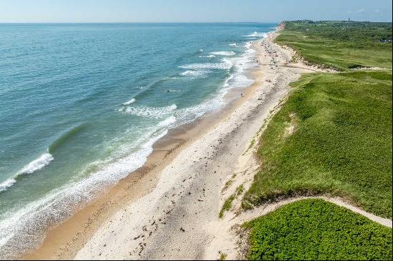 Atlantic Ocean Beach Lot in Aquinnah