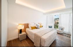 Sole agent: Renovated 3-room penthouse with sea view in Cannes Montfleury.