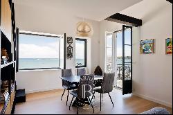 CIBOURE, BEAUTIFUL 137 M² APARTMENT WITH PANORAMIC VIEW OF THE BAY