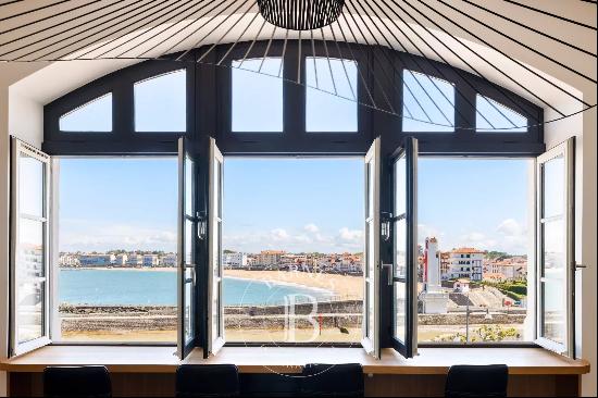 CIBOURE, BEAUTIFUL 137 M² APARTMENT WITH PANORAMIC VIEW OF THE BAY