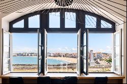 CIBOURE, BEAUTIFUL 137 M² APARTMENT WITH PANORAMIC VIEW OF THE BAY