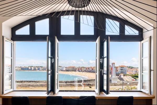 CIBOURE, BEAUTIFUL 137 M² APARTMENT WITH PANORAMIC VIEW OF THE BAY