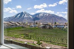 End-Unit Townhome at the Ridge at Spanish Fork