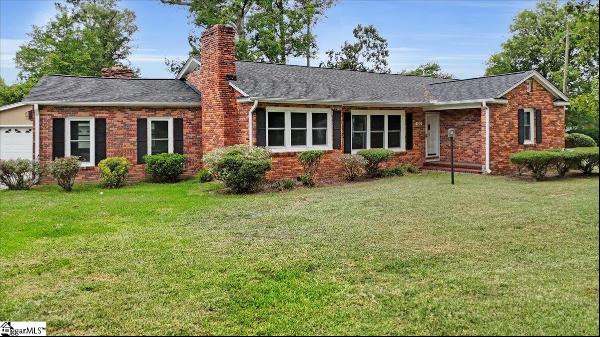 100 Chestnut Street, Clinton SC 29325