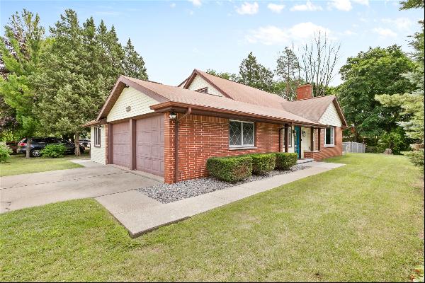 4550 LAKESHORE Road, Fort Gratiot Township MI 48059