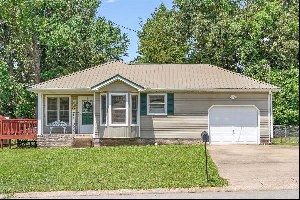 365 Donna Dr, Clarksville TN 37042