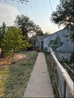 228 N Meredith Avenue, Dumas TX 79029