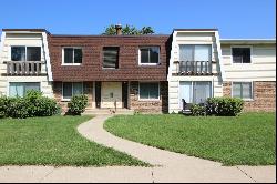 3018 Roberts Drive #8, Woodridge IL 60517