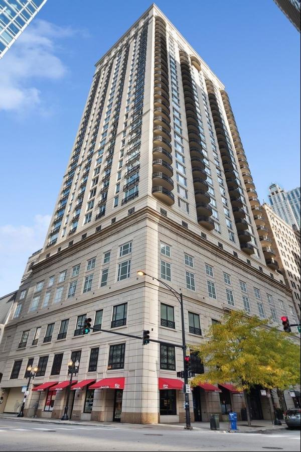 10 E Delaware Place #29B, Chicago IL 60611