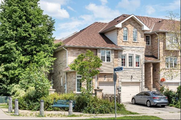 157 Charlton Settlement Ave #14, Toronto ON M6M5J2