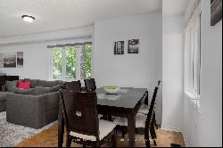 157 Charlton Settlement Ave #14, Toronto ON M6M5J2