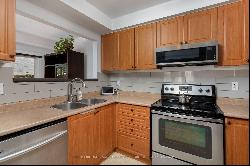 157 Charlton Settlement Ave #14, Toronto ON M6M5J2