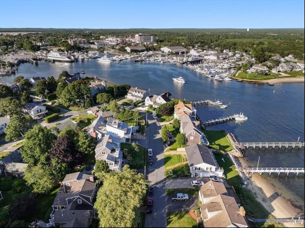 29 Bay Shore Rd, Barnstable MA 02601