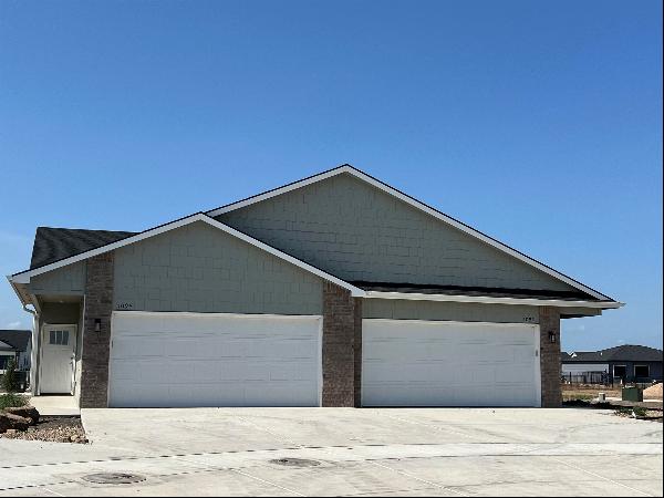 1092 W Trek Ct, Goddard KS 67052