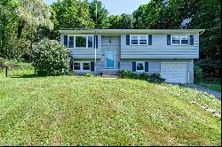 39 Hickory Road, Colchester CT 06415