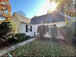 40 Grosvenor Road, Needham MA 02492