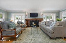 7 Heusted Drive, Old Greenwich CT 06870