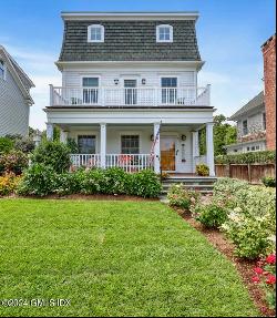 7 Heusted Drive, Old Greenwich CT 06870