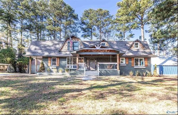 172 Airport Road, Laceys Spring AL 35754