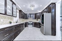 7155 Wrigley Crt, Mississauga ON L5W0C8