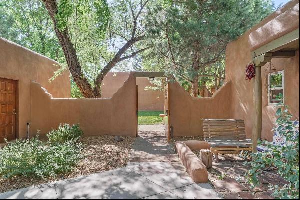 226 Kit Carson Road Unit Apple 1, Taos NM 87571