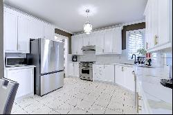 17 Montcalm Blvd, Vaughan ON L4H2M5