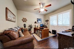 2126 Ranch Loop Dr, New Braunfels TX 78132