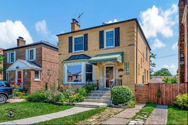 9817 S Oakley Avenue, Chicago IL 60643