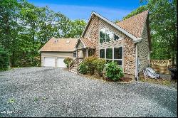 802 S Lasso Court, Lords Valley PA 18428