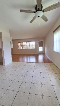 68 Waltham C, West Palm Beach FL 33417