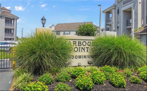 421 Harbour Point Unit 304, Virginia Beach VA 23451