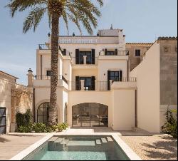 Emblematic manor house for sale directly in the centre of Santan, Santanyi 07650