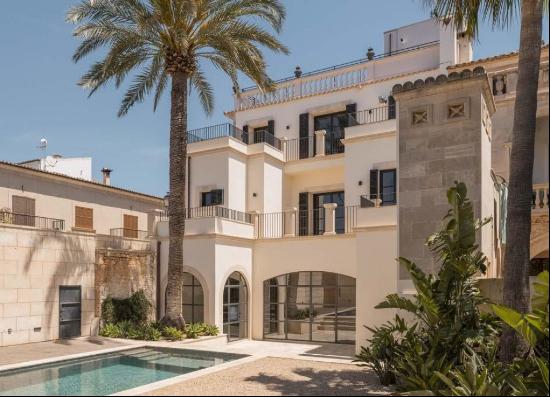 Emblematic manor house for sale directly in the centre of Santan, Santanyi 07650