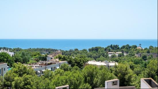 Nice flat for sale with terrace and sea views in Bonanova, Palma, Palma de Mallorca 07015