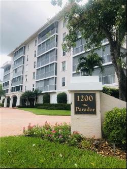 1200 Gulf Shore BLVD N #404, Naples FL 34102