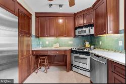 2 President Point Drive Unit A3, Annapolis MD 21403