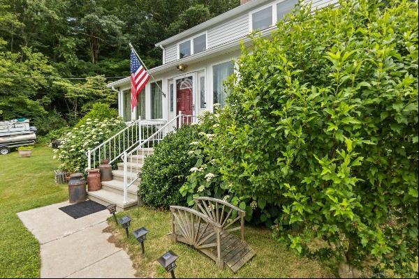 23 River Road, East Lyme CT 06333