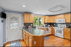 23 River Road, East Lyme CT 06333