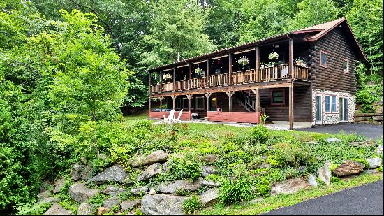 In-Town Serene Mountainside Retreat with 3,200 square feet - 4BR/4 BA in Great B