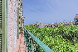 Architectural Jewel in Gran Via: Refurbished Flat