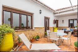 Spacious Family Home in Aracena