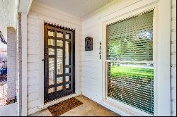 Cozy bungalow in Ridglea North neighborhood