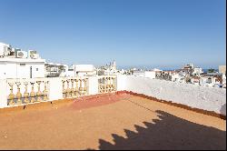 Duplex 4-bedroom apartment with garden in the center of Sitges