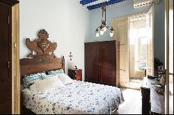 Duplex 4-bedroom apartment with garden in the center of Sitges