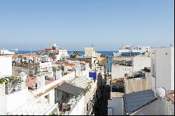 Duplex apartment to renovate with garden in the center of Sitges