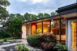 Mid-Century Modern Home in the Best Neighborhood