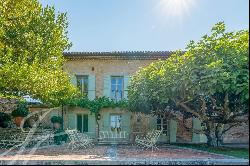 Exceptional property in Bonnieux, comprising two farmhouses with stunning views