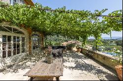 St Saturnin-les-Apt - Renovated Provencal farmhouse with open views