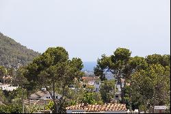 10 km from Sitges, surrounded by nature, comfort and spectacular views.